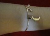 P67 - Bracelete com Pingente de Lua