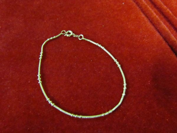 P31 - Pulseira com Trio de Bolinhas