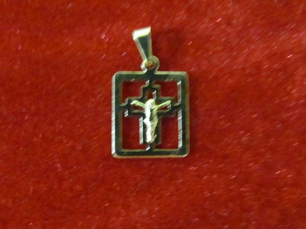 PI19 - Pingente Imagem de Jesus Crusificado