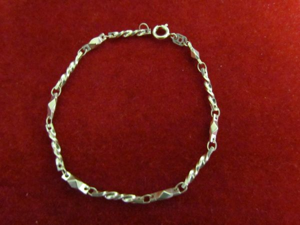 P07 - Pulseira trabalhada